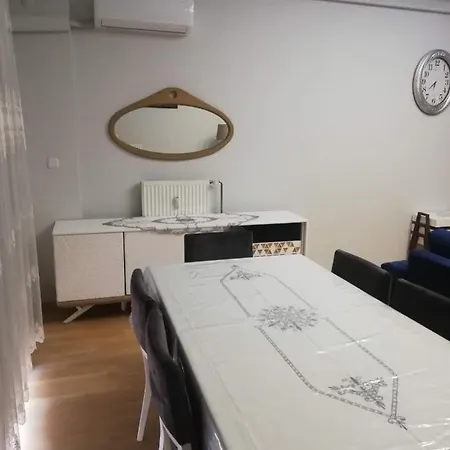דירה شقة ثلاث غرف وصالون فاخرة B2 בורסה